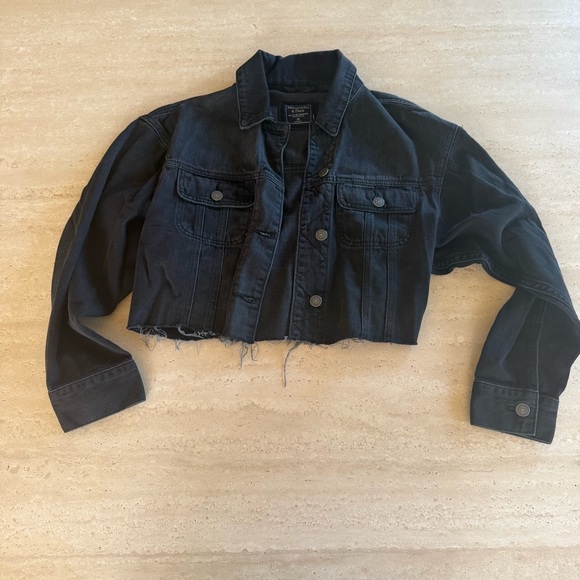 Abercrombie & Fitch Jackets & Blazers - Abercrombie cropped frayed black denim jacket size XS